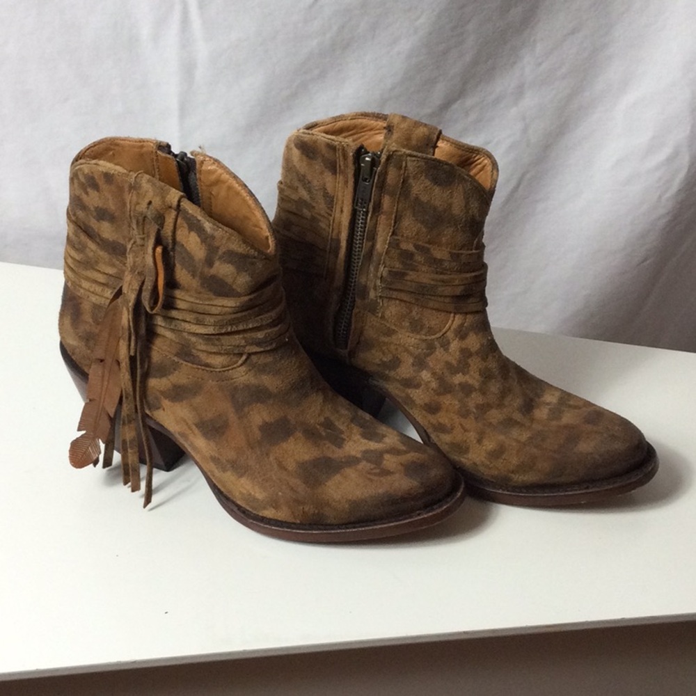 Lucchese Robyn Feather Leather Ankle Boots